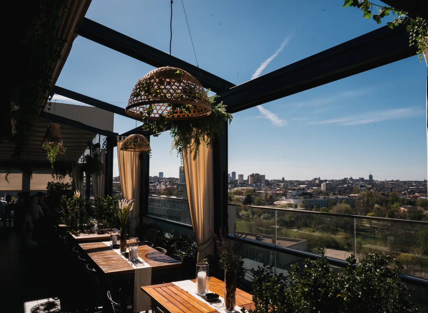 Pogled na Beograd sa terase Heritage Rooftop Restorana