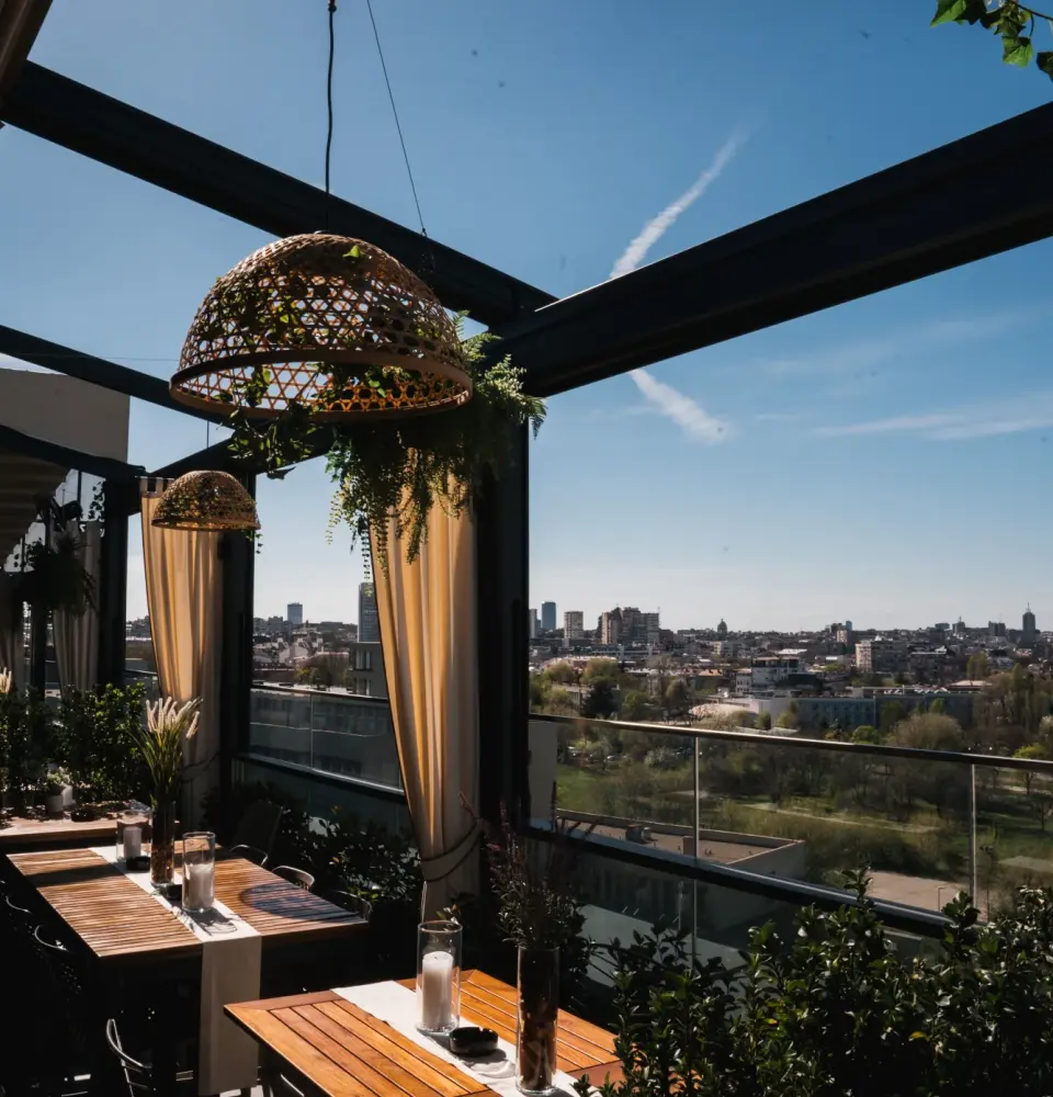 Pogled na Beograd sa terase Heritage Rooftop Restorana